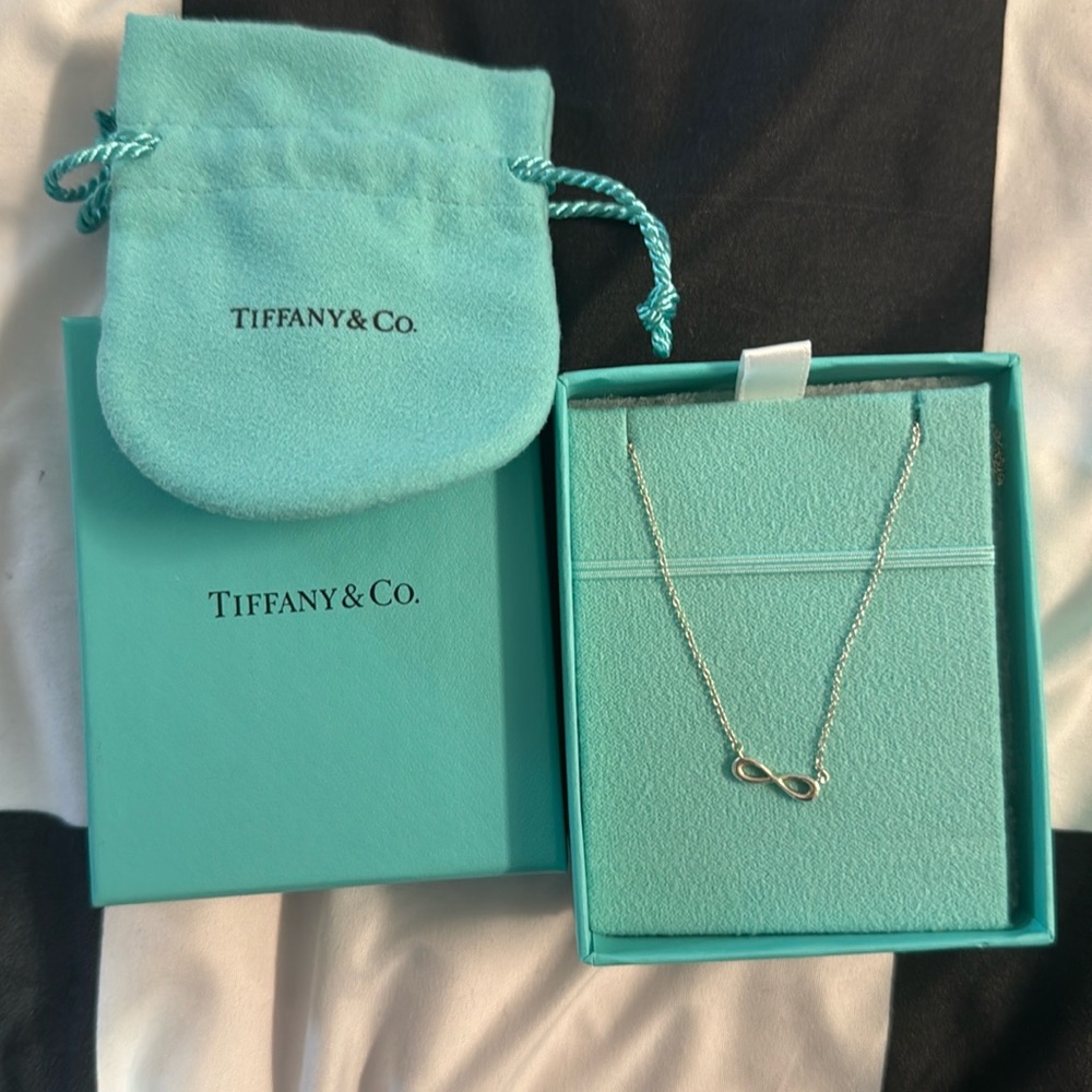 Tiffany & co infinity choker